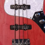 bajo eléctrico de cuatro cuerdas de madera roja Newen JB-REDWOOD - Imagen 2